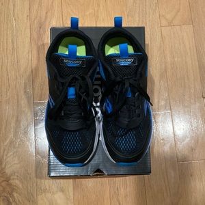 Saucony Sneakers size 4 (youth)